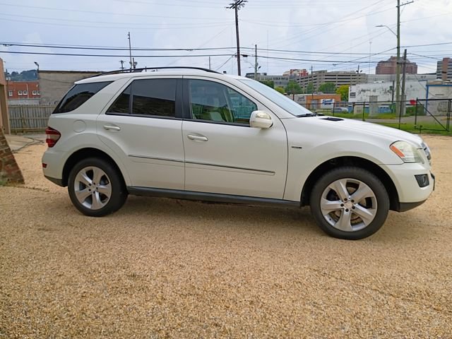 Used 2009 Mercedes-Benz ML 320 BlueTEC 4MATIC image 17