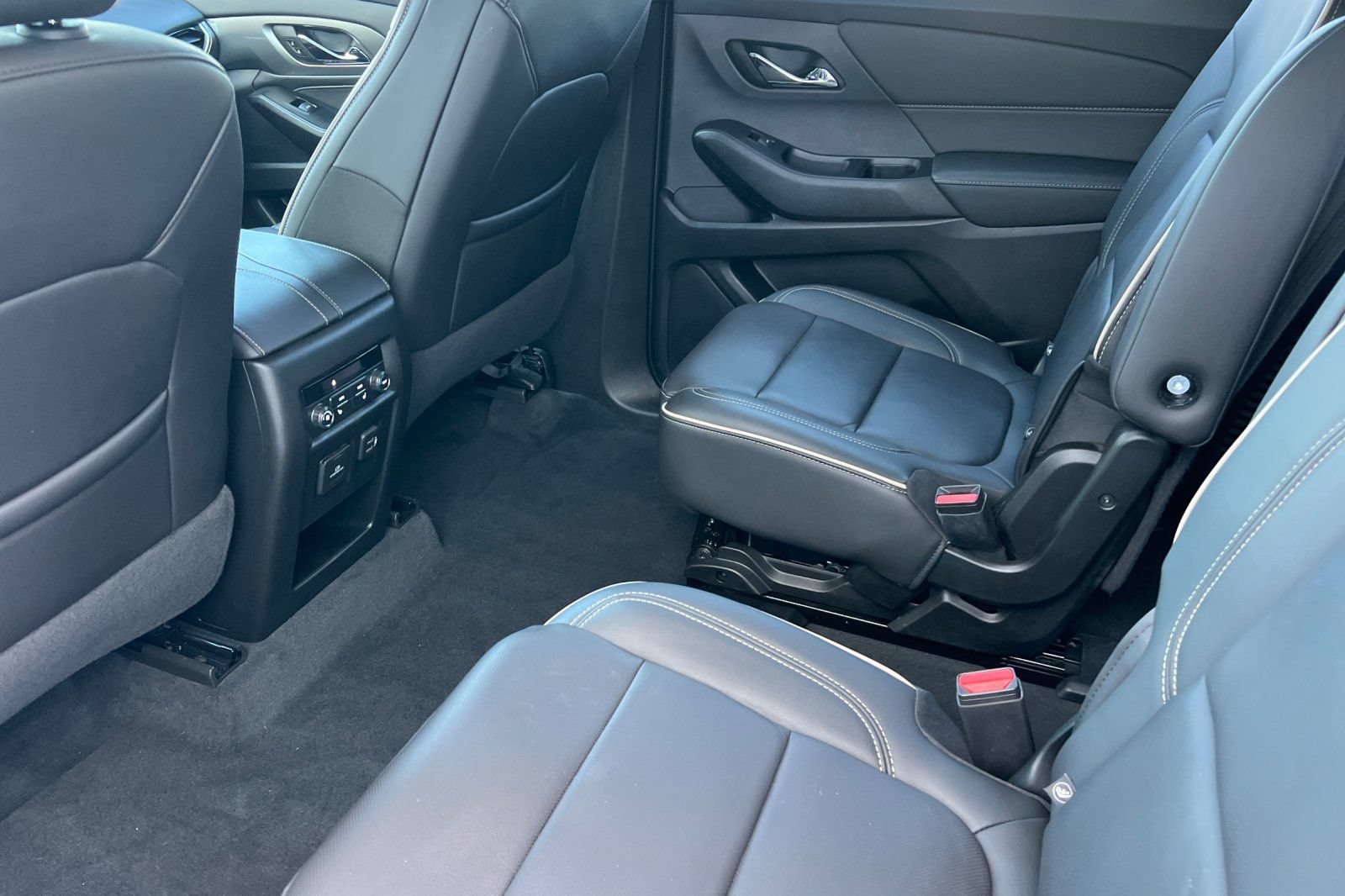 Used 2023 Chevrolet Traverse Premier AWD/4WD image 9
