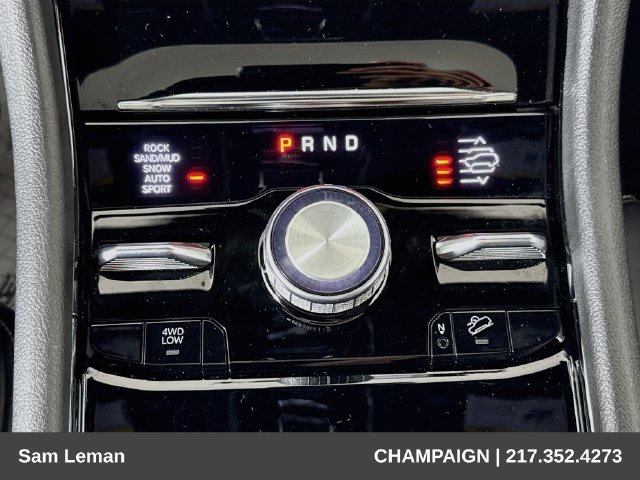 Used 2024 Jeep Grand Cherokee Overland w/ Luxury Tech Group IV AWD/4WD image 17