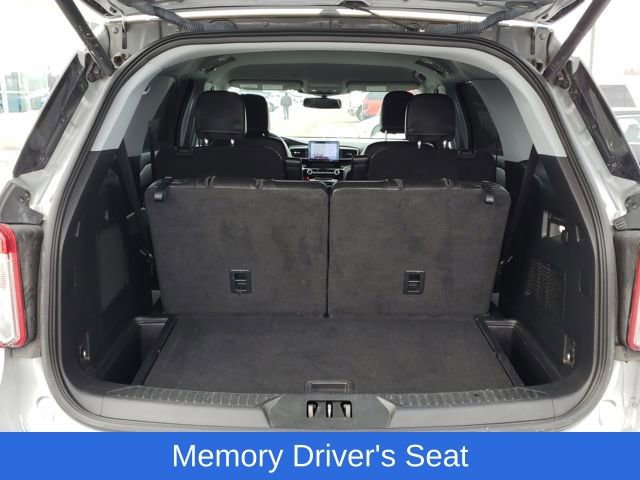 Used 2022 Ford Explorer Limited w/ Equipment Group 301A image 8