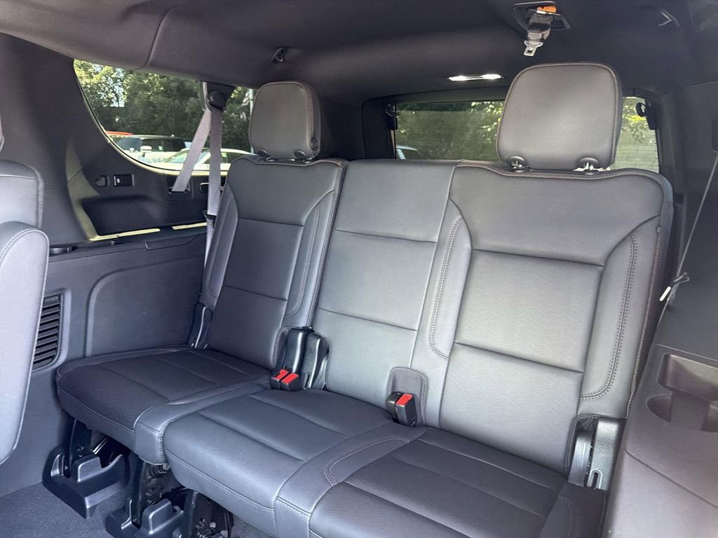 Used 2023 Chevrolet Suburban High Country image 28