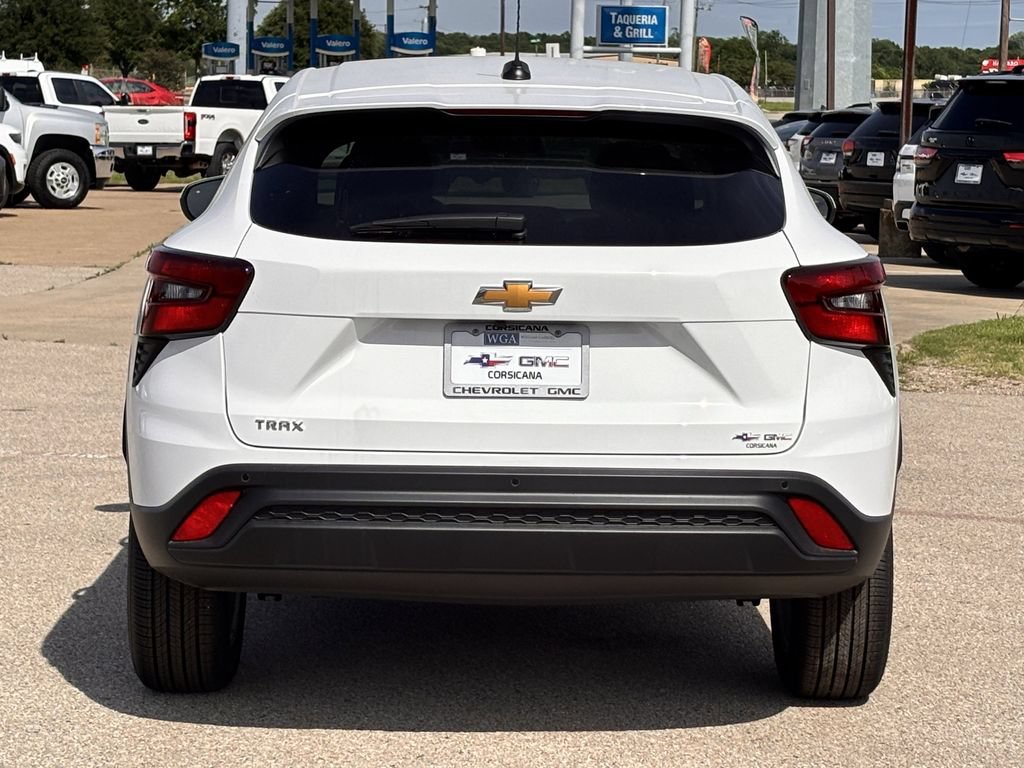 New 2026 Chevrolet Trax LS w/ LS Convenience Package FWD image 6