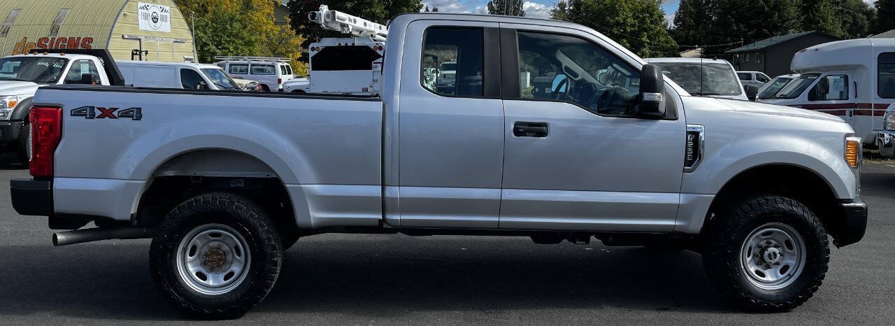 Used 2017 Ford F250 XL w/ Power Equipment Group AWD/4WD image 4