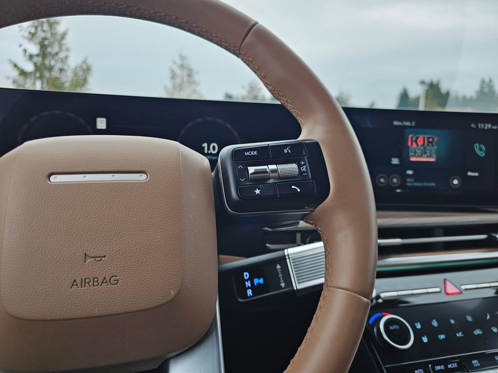 Used 2025 Hyundai Santa Fe Limited w/ Tow & Go Package image 34