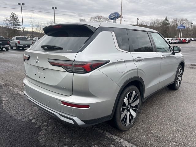 Used 2025 Mitsubishi Outlander SE image 6