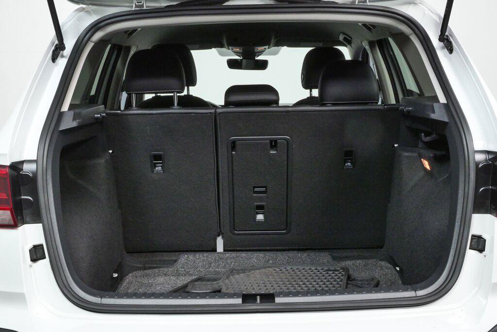 Certified 2023 Volkswagen Taos SE FWD image 25
