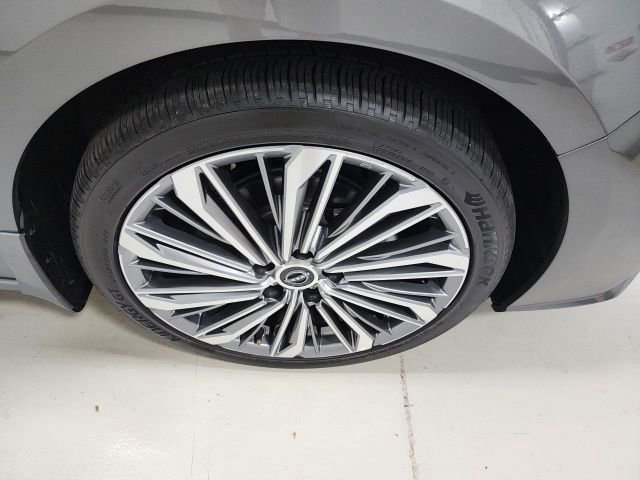 Used 2024 Nissan Altima 2.5 SL FWD image 39