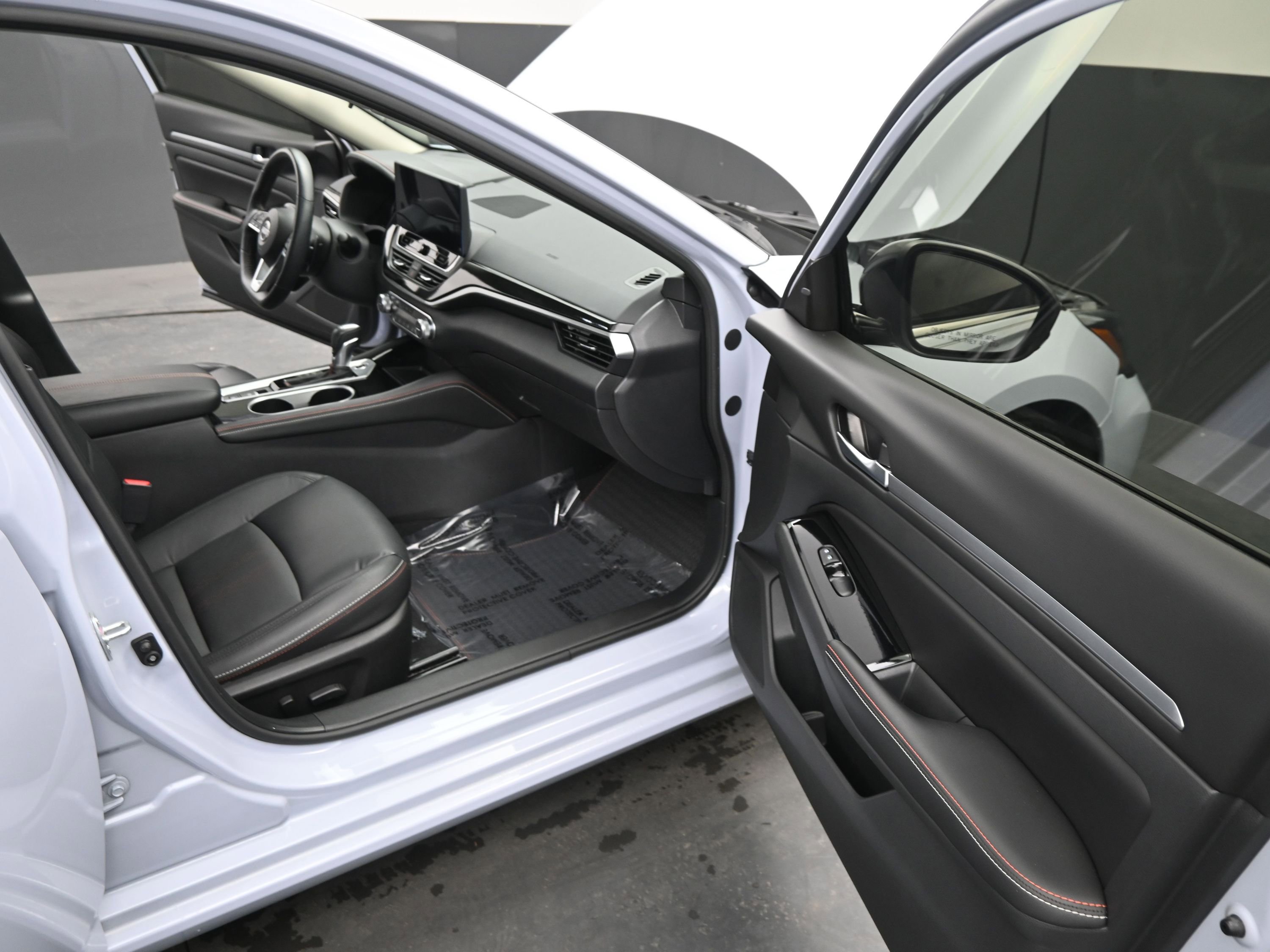 Used 2024 Nissan Altima 2.0 SR image 26