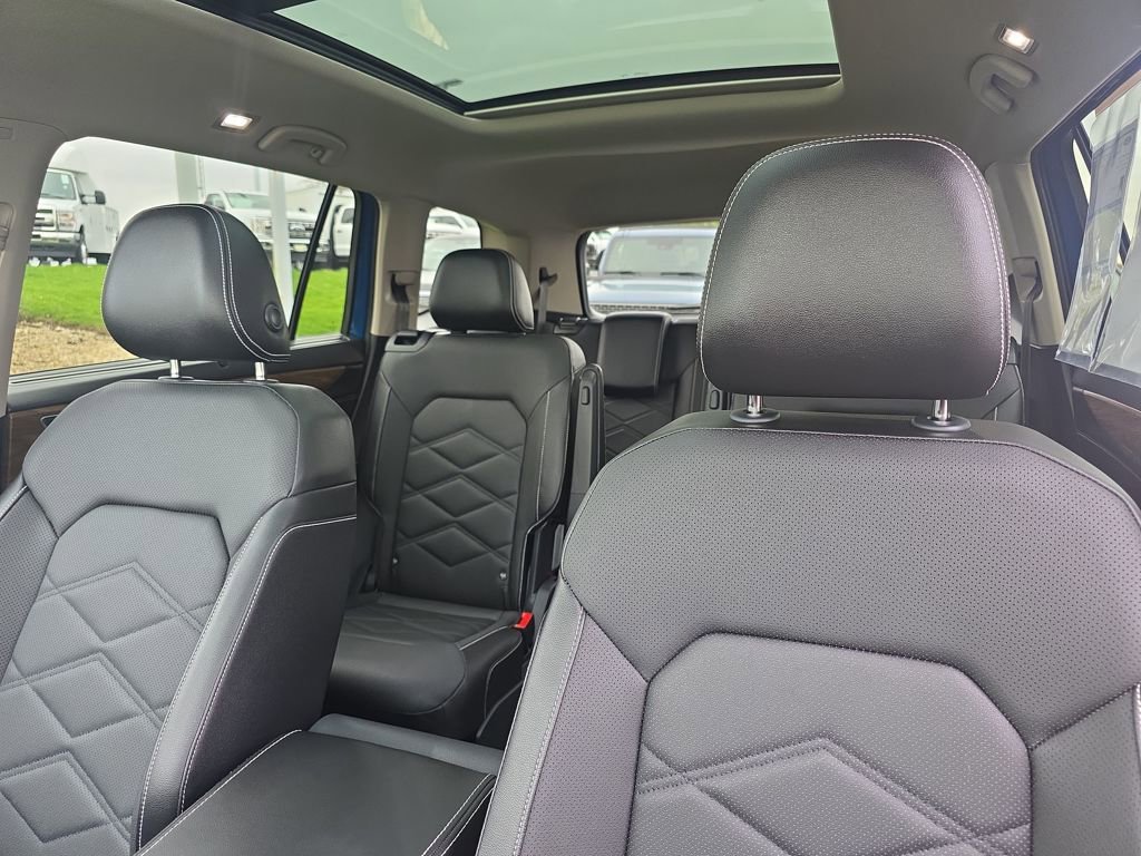 Used 2025 Volkswagen Atlas SE AWD/4WD image 21