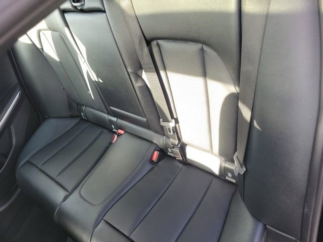 Used 2026 BMW 330i xDrive Sedan image 40