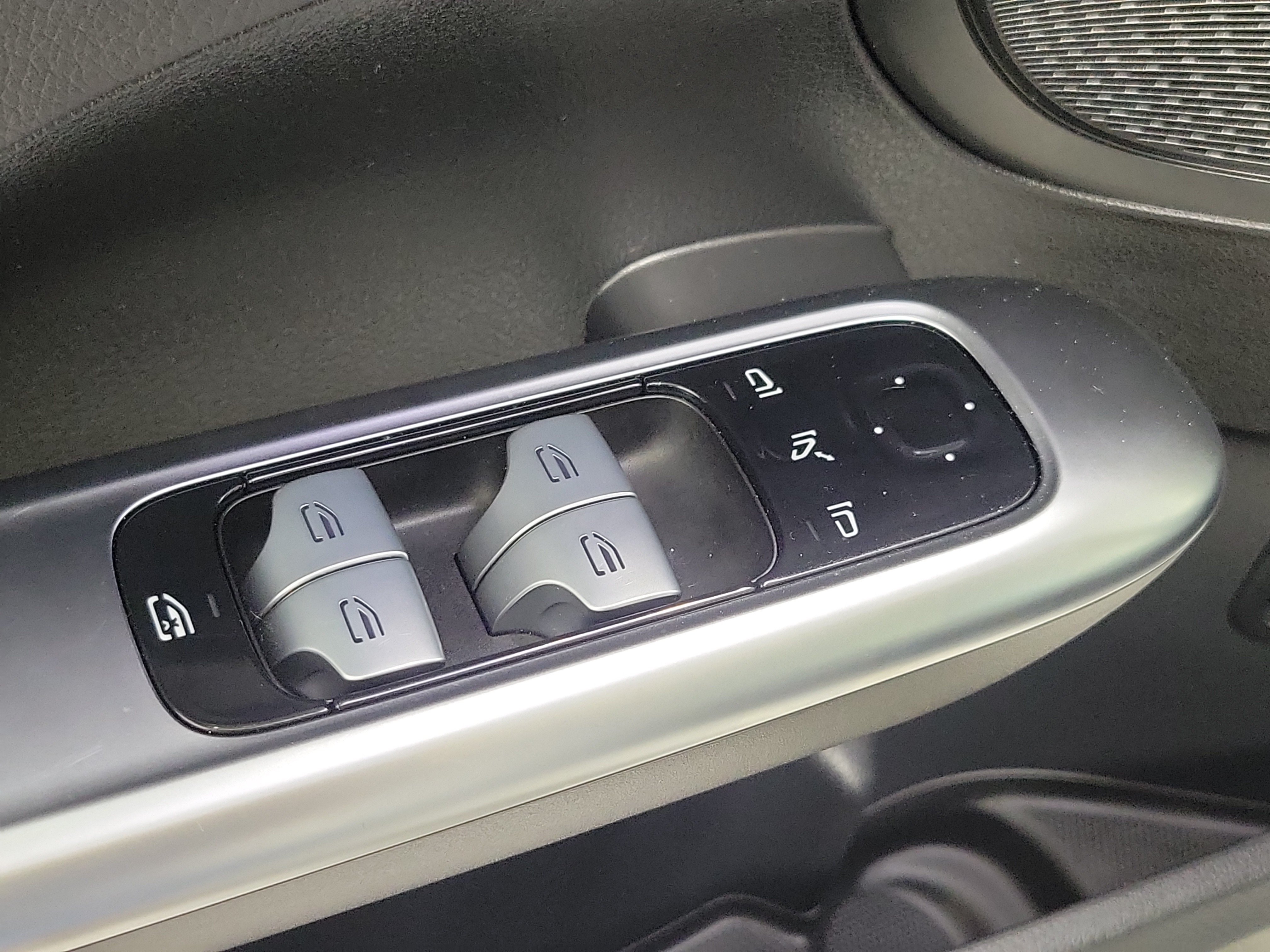 Used 2025 Mercedes-Benz C 300 Sedan image 22