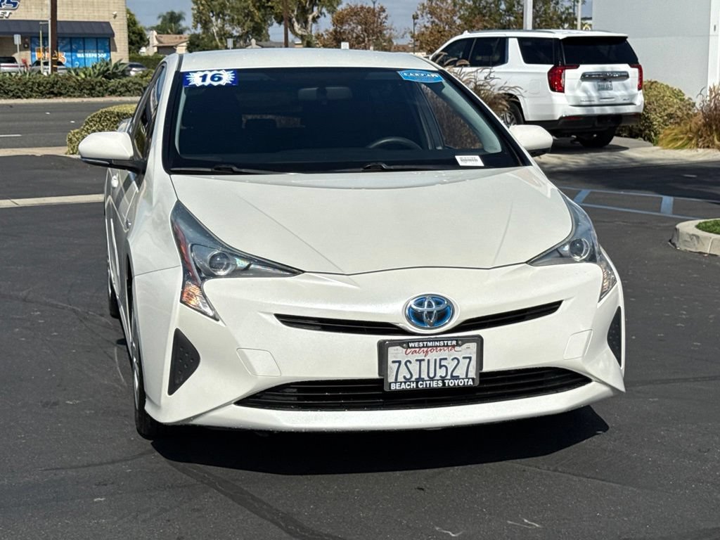 Used 2016 Toyota Prius Two w/ Preferred Accessory Package FWD image 3