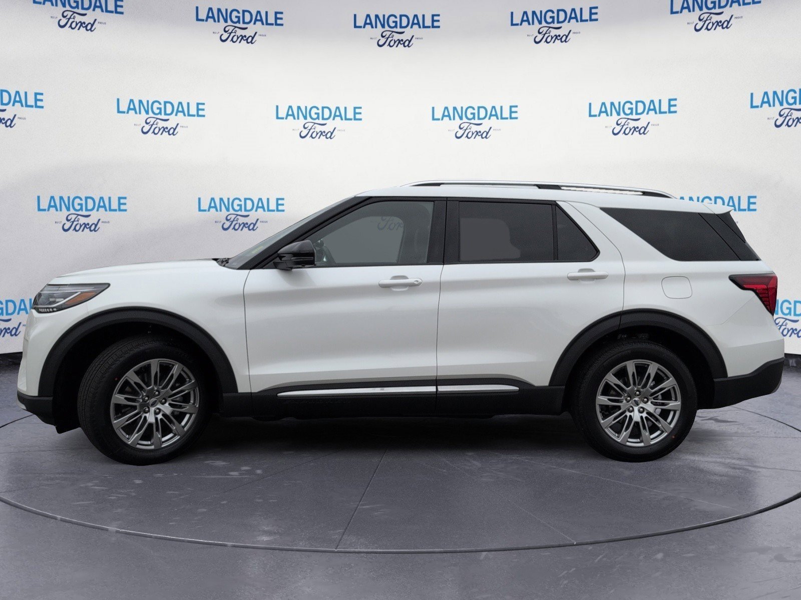 New 2026 Ford Explorer Platinum image 10