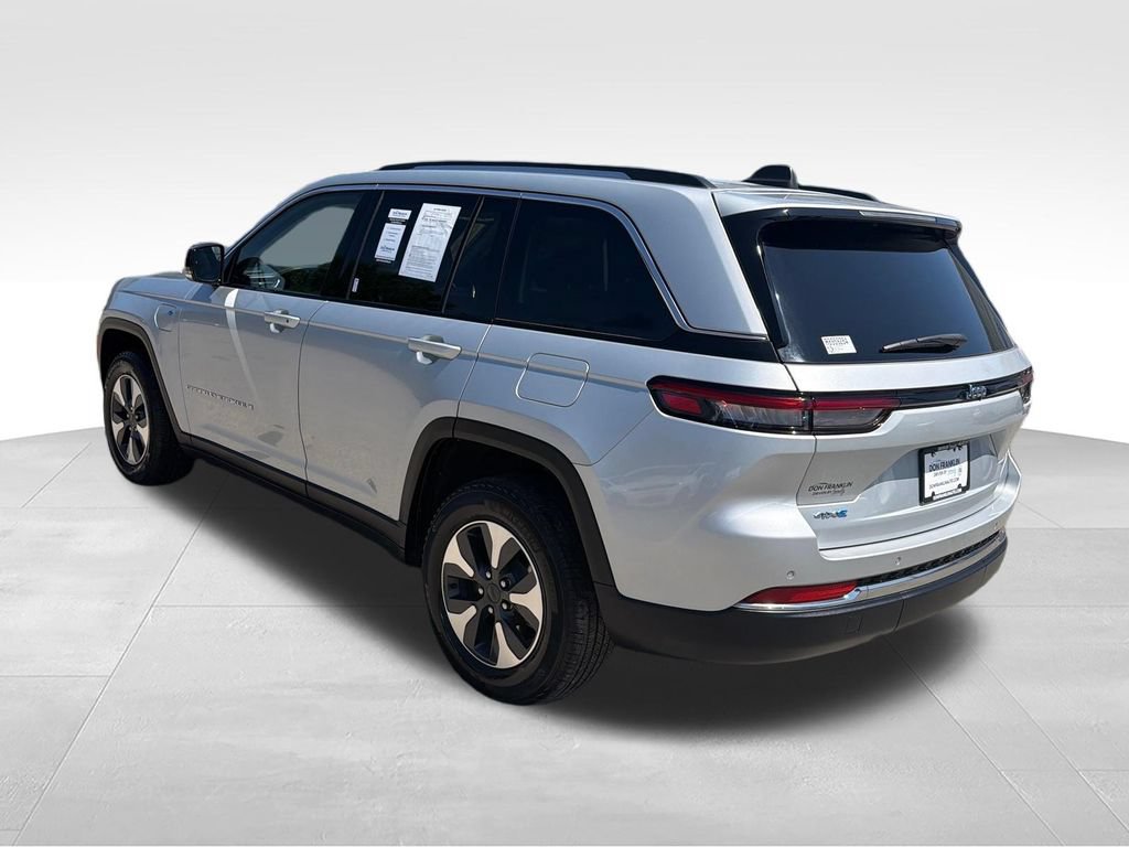 Used 2024 Jeep Grand Cherokee Limited 4xe AWD/4WD image 4