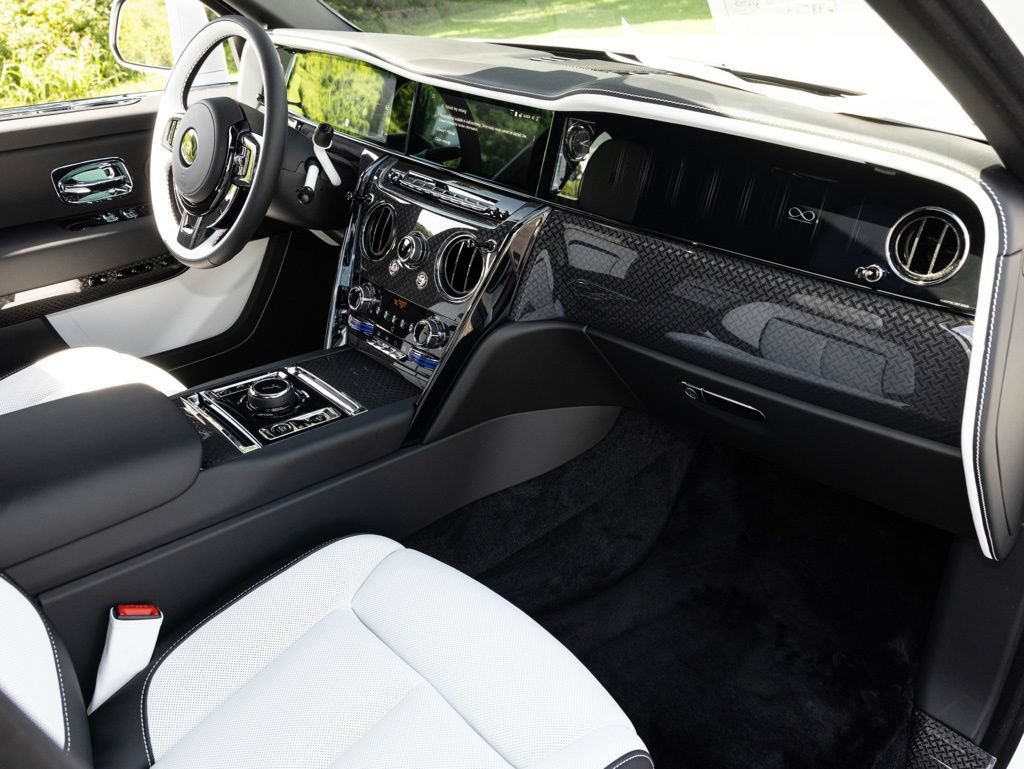New 2027 Rolls-Royce Cullinan Black Badge AWD/4WD image 77