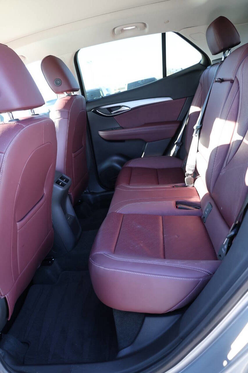 Used 2025 Buick Envision Sport Touring image 17