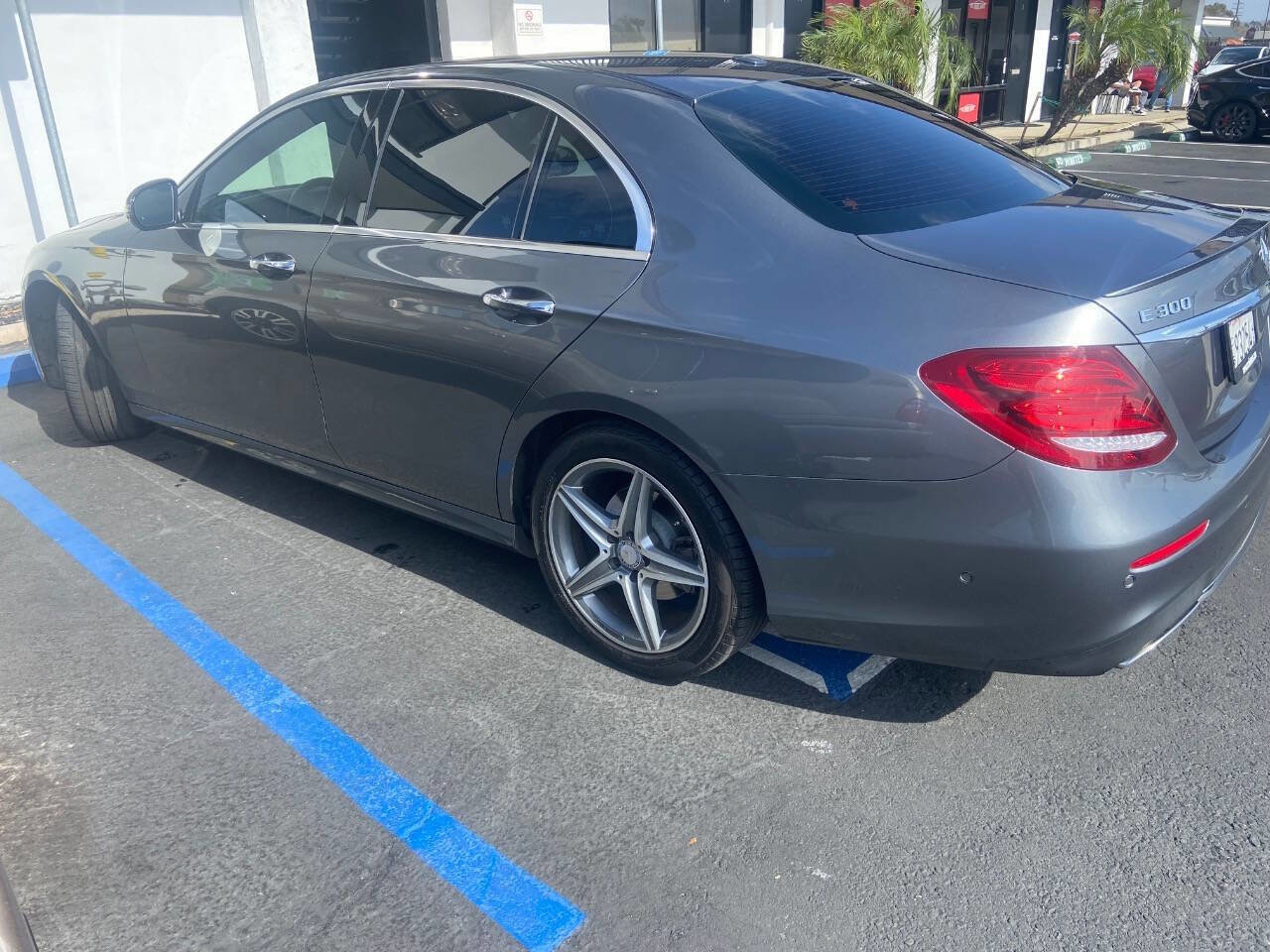 Used 2017 Mercedes-Benz E 300 image 5