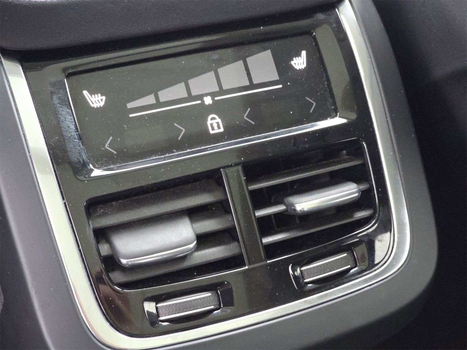 Used 2022 Volvo XC90 T6 Inscription image 13