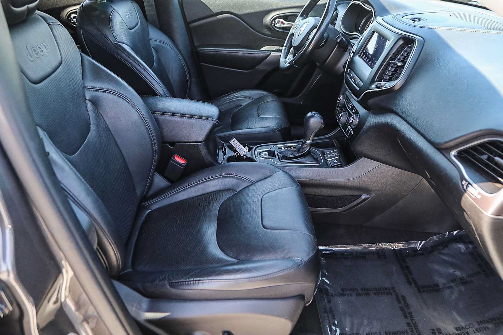 Used 2021 Jeep Cherokee Latitude Lux FWD image 16