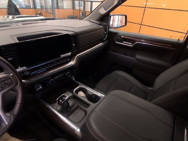 Used 2023 Chevrolet Silverado 1500 LT Trail Boss AWD/4WD image 19