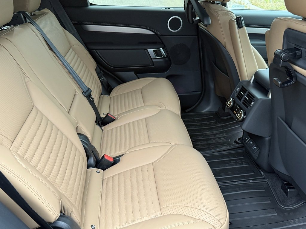 New 2026 Land Rover Discovery Limited Edition image 34