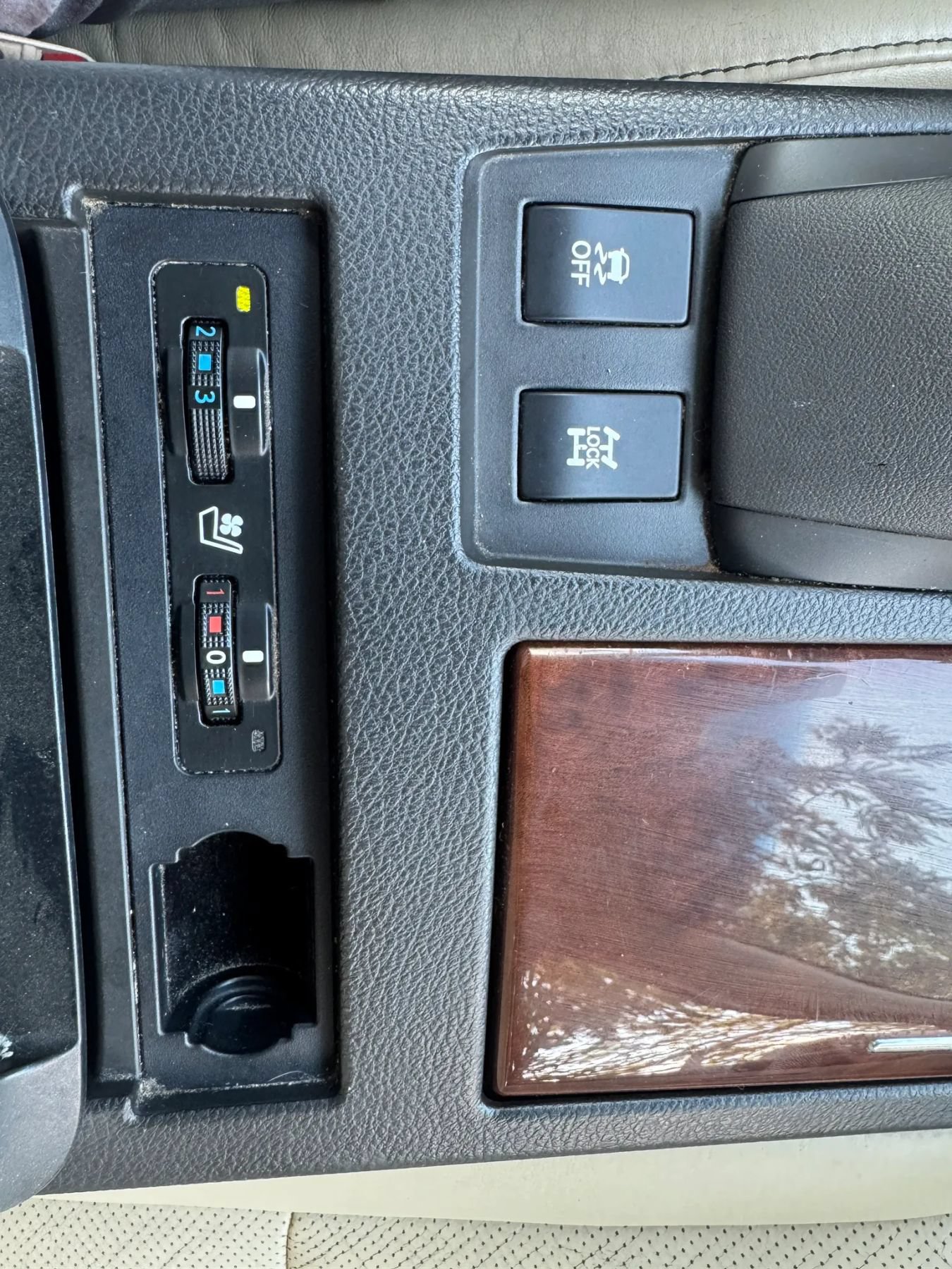 Used 2013 Lexus RX 350 AWD w/ Navigation Pkg image 25