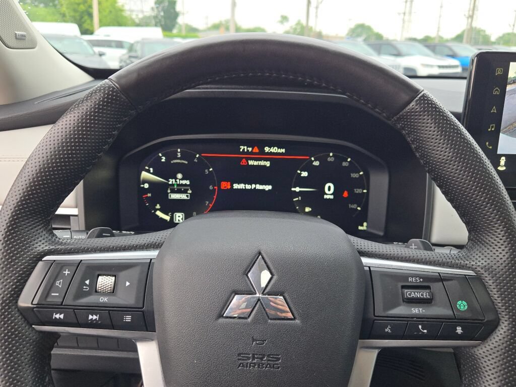 Used 2025 Mitsubishi Outlander SEL AWD/4WD image 36