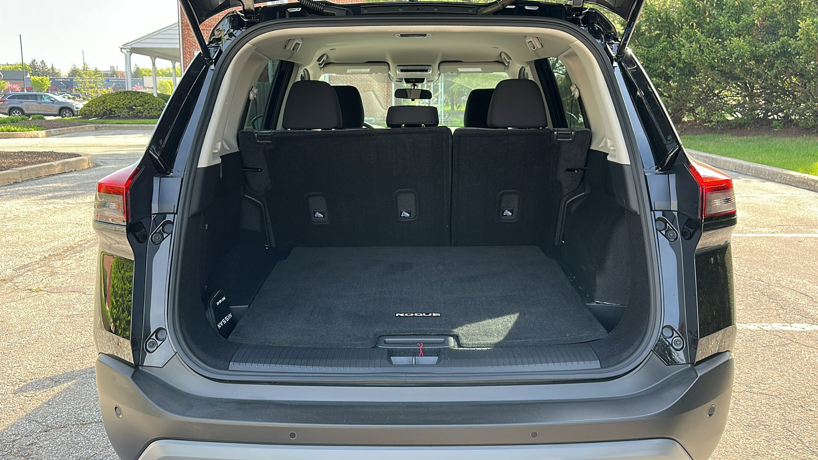 Certified 2023 Nissan Rogue SV image 6