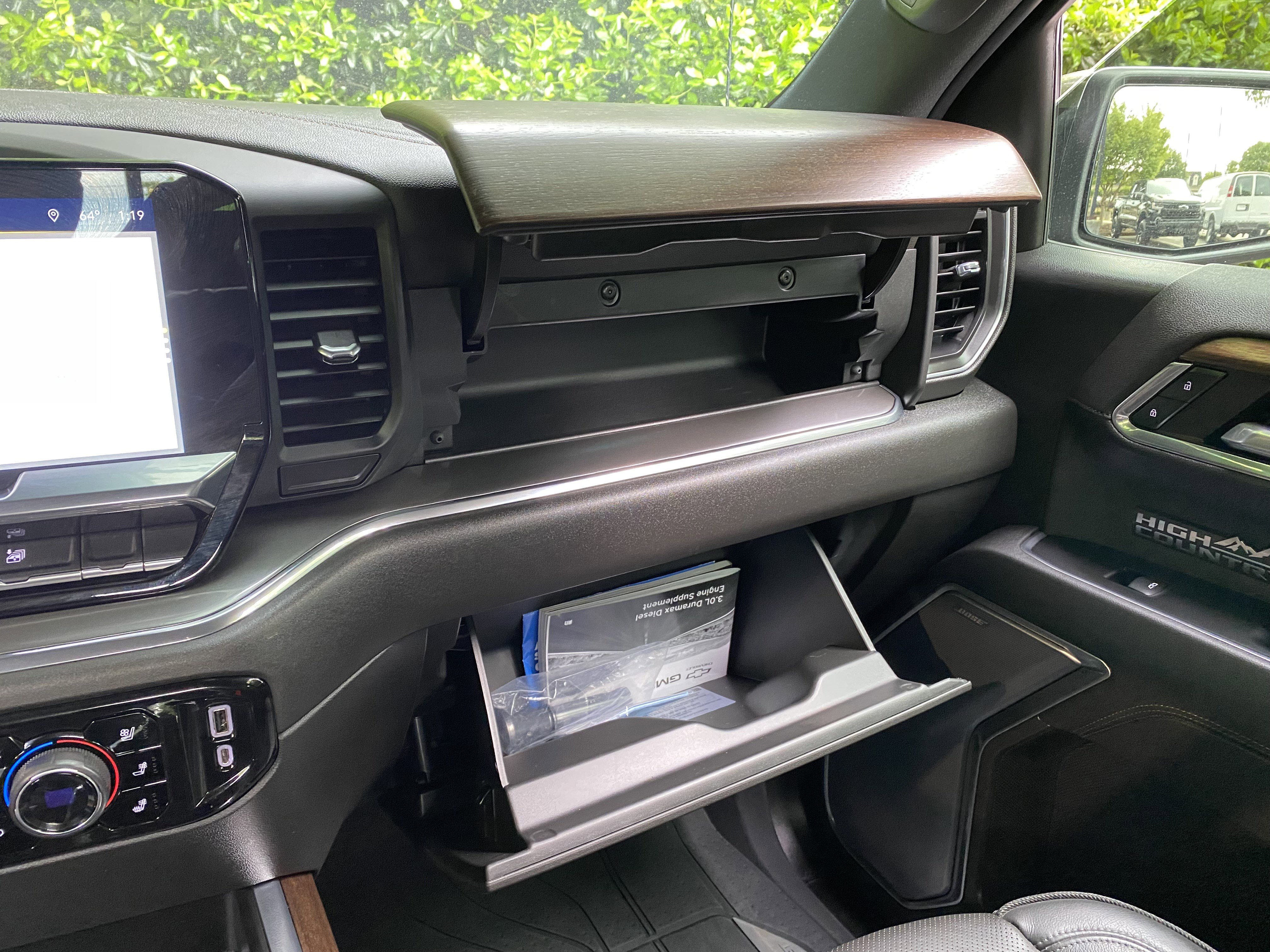 Used 2023 Chevrolet Silverado 1500 High Country w/ High Country Premium Package AWD/4WD image 32