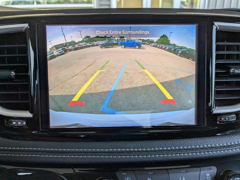 Used 2023 Chrysler Pacifica Touring-L AWD/4WD image 22
