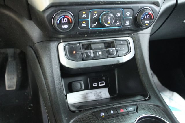 Used 2021 GMC Acadia SLT w/ Elevation Edition AWD/4WD image 19