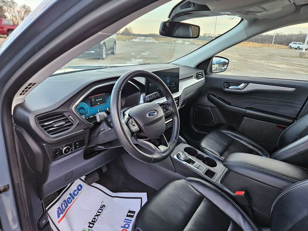 Used 2024 Ford Escape Platinum image 23