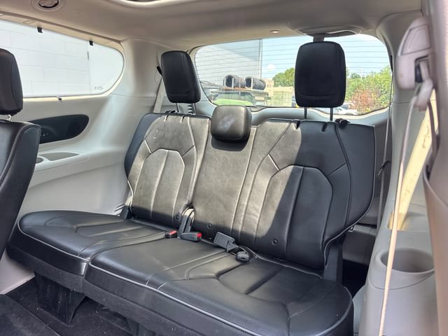 Used 2020 Chrysler Pacifica Limited FWD image 12