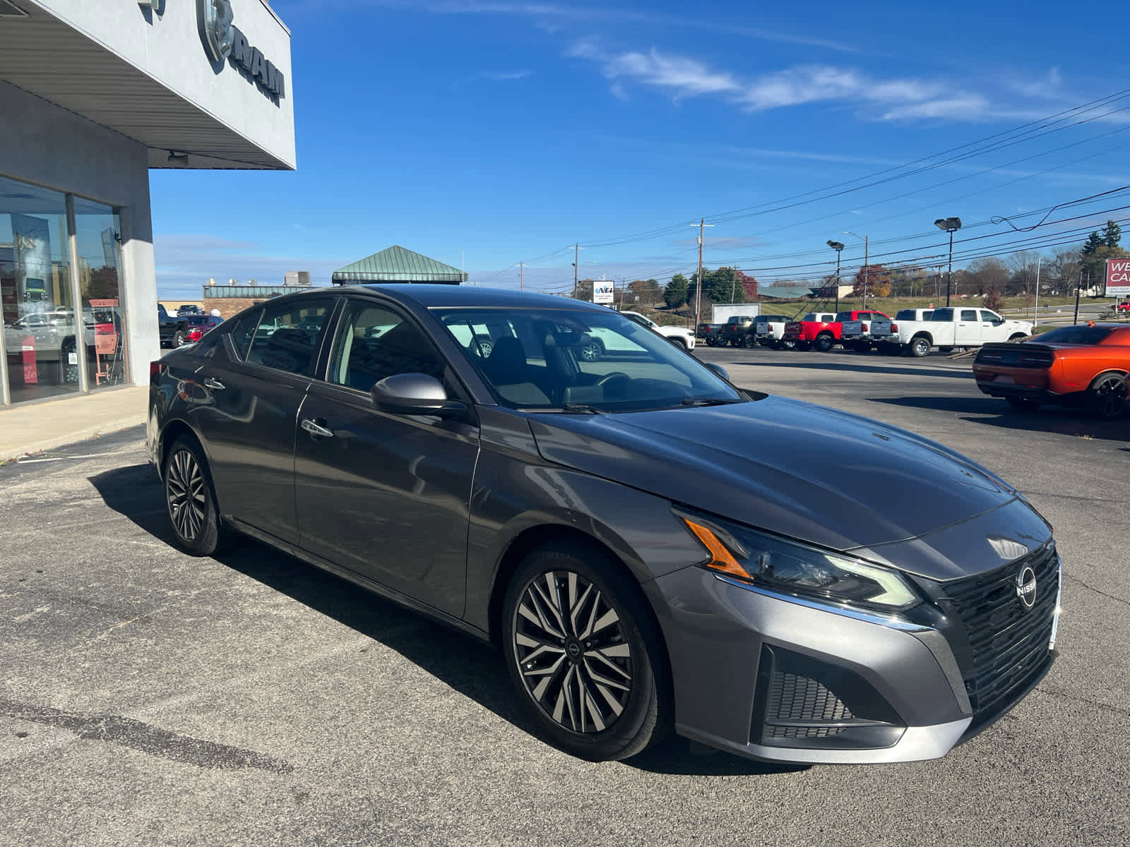 Used 2023 Nissan Altima 2.5 SV image 4