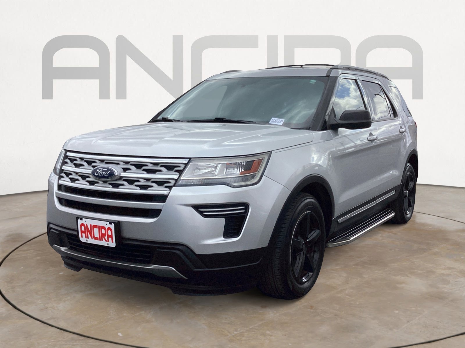 Used 2019 Ford Explorer XLT image 9