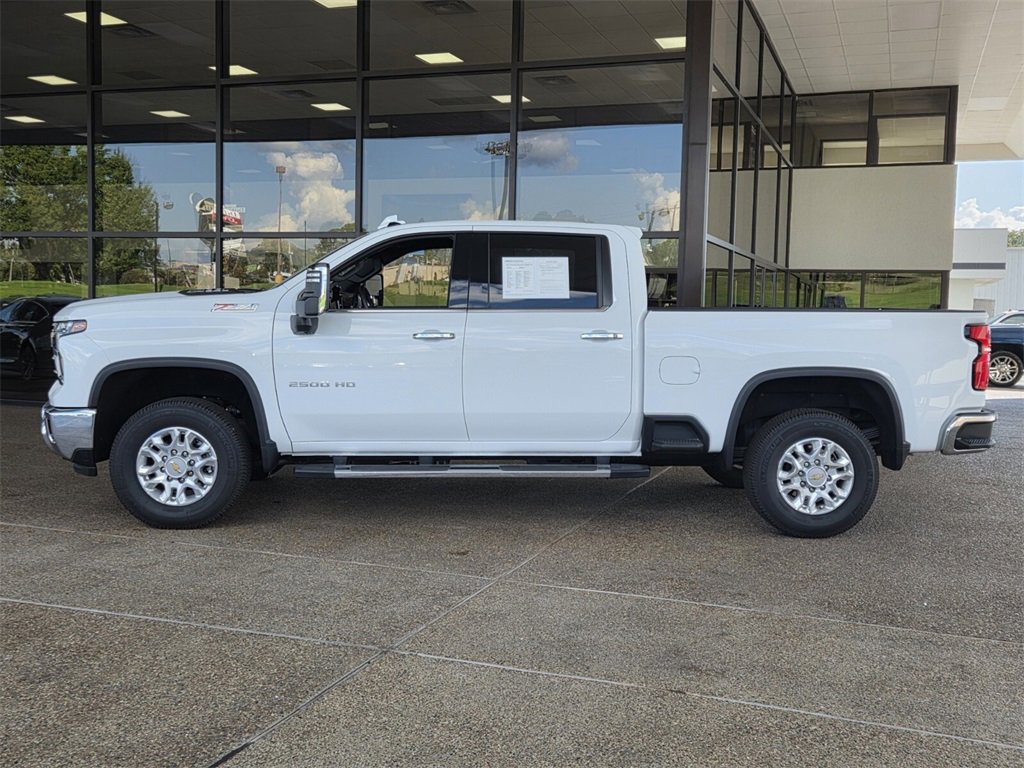 Used 2024 Chevrolet Silverado 2500 LTZ w/ LTZ Convenience Package image 2