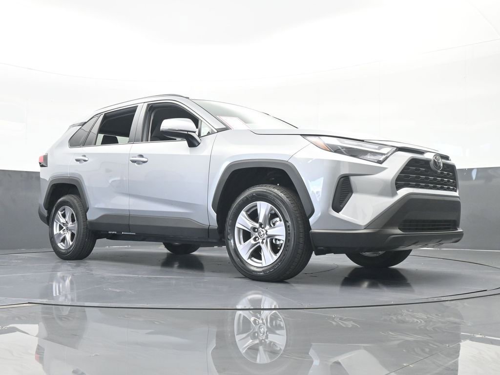 Used 2025 Toyota RAV4 XLE image 62