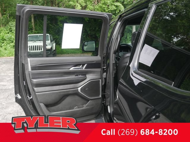 Certified 2023 Jeep Wagoneer 4WD image 17