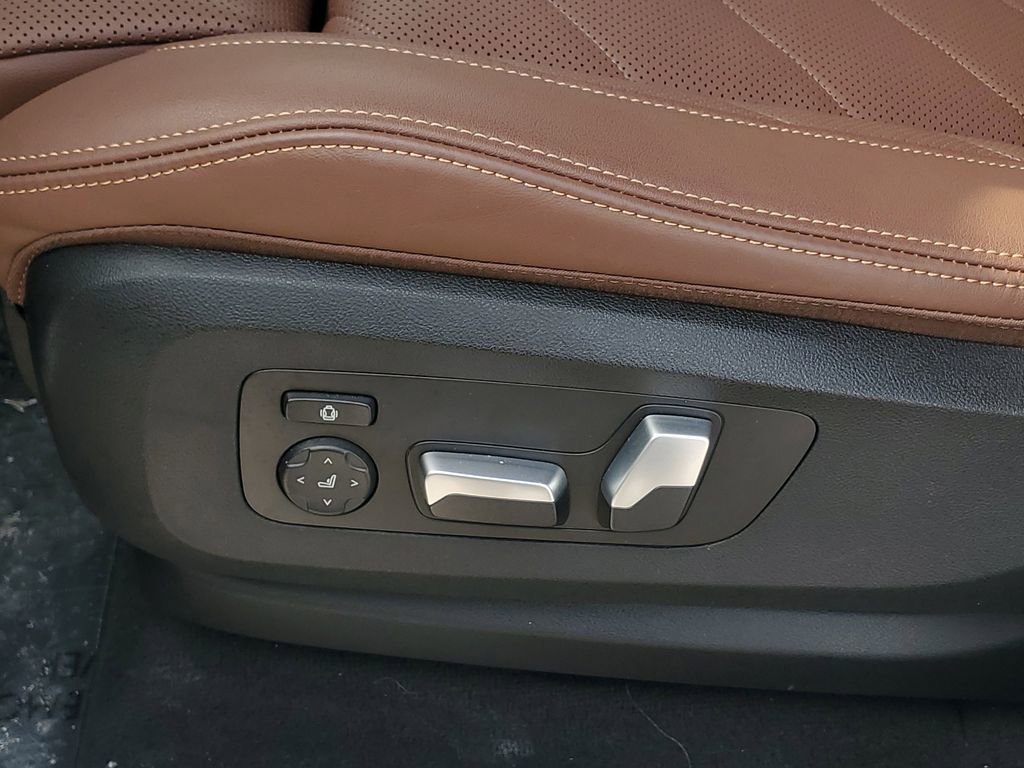 Used 2024 BMW X5 xDrive40i w/ Premium Package image 10