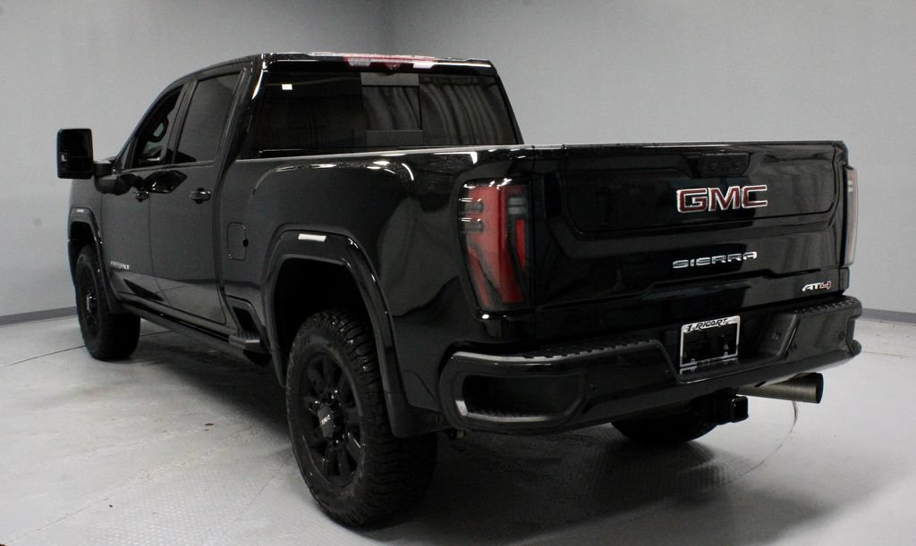 Used 2024 GMC Sierra 3500 AT4 w/ AT4 Premium Plus Package AWD/4WD image 9