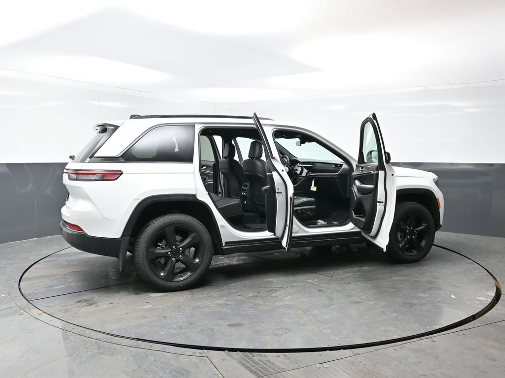 New 2026 Jeep Grand Cherokee Limited w/ Limited Altitude Package image 44