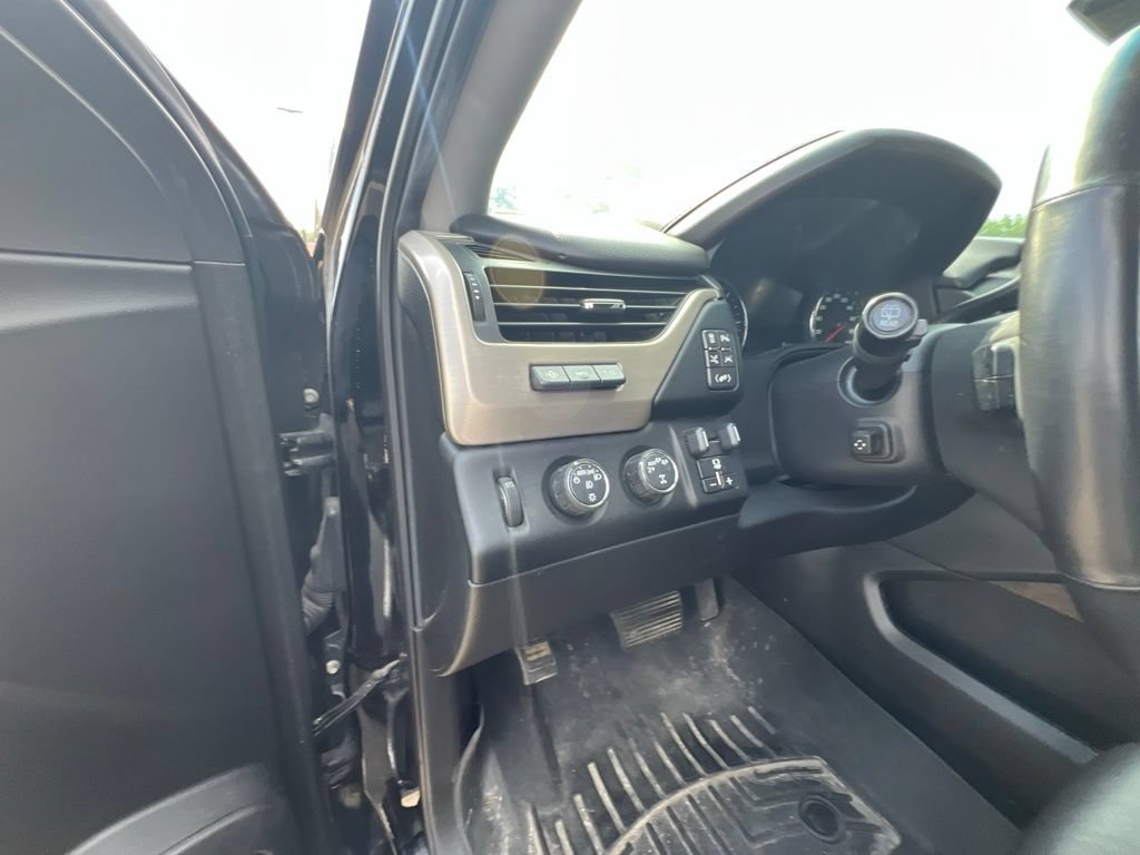 Used 2018 GMC Yukon Denali w/ Denali Ultimate Package AWD/4WD image 14