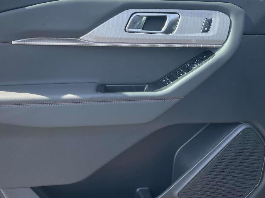 New 2025 Ford Explorer Active image 15