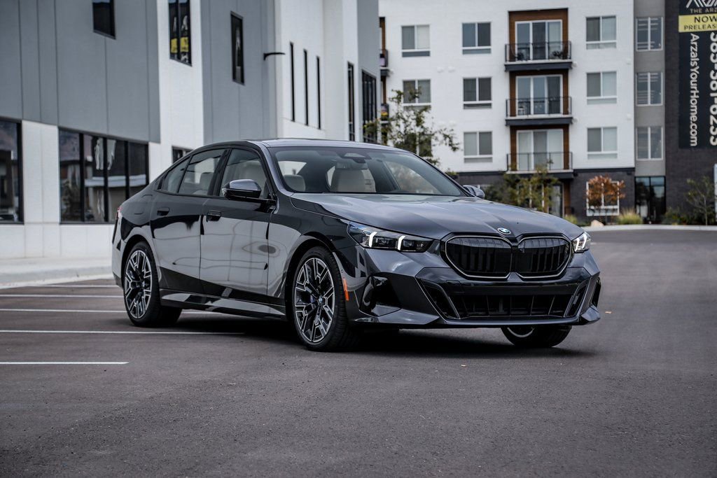 Used 2026 BMW 530i xDrive w/ M Sport Package image 7