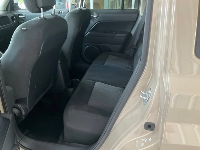 Used 2017 Jeep Patriot Latitude AWD/4WD image 15