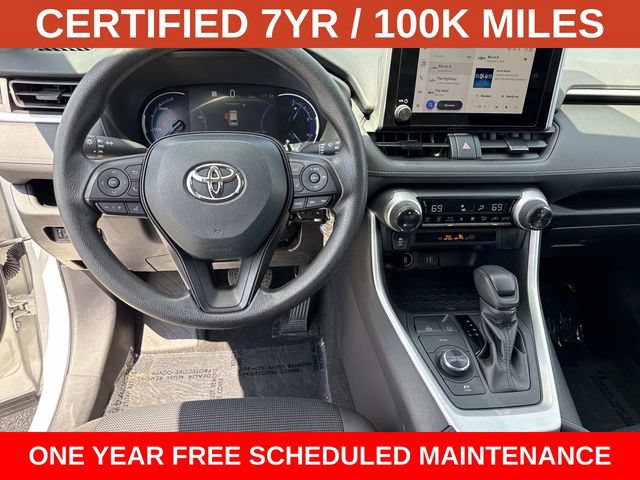 Used 2025 Toyota RAV4 LE AWD/4WD image 17