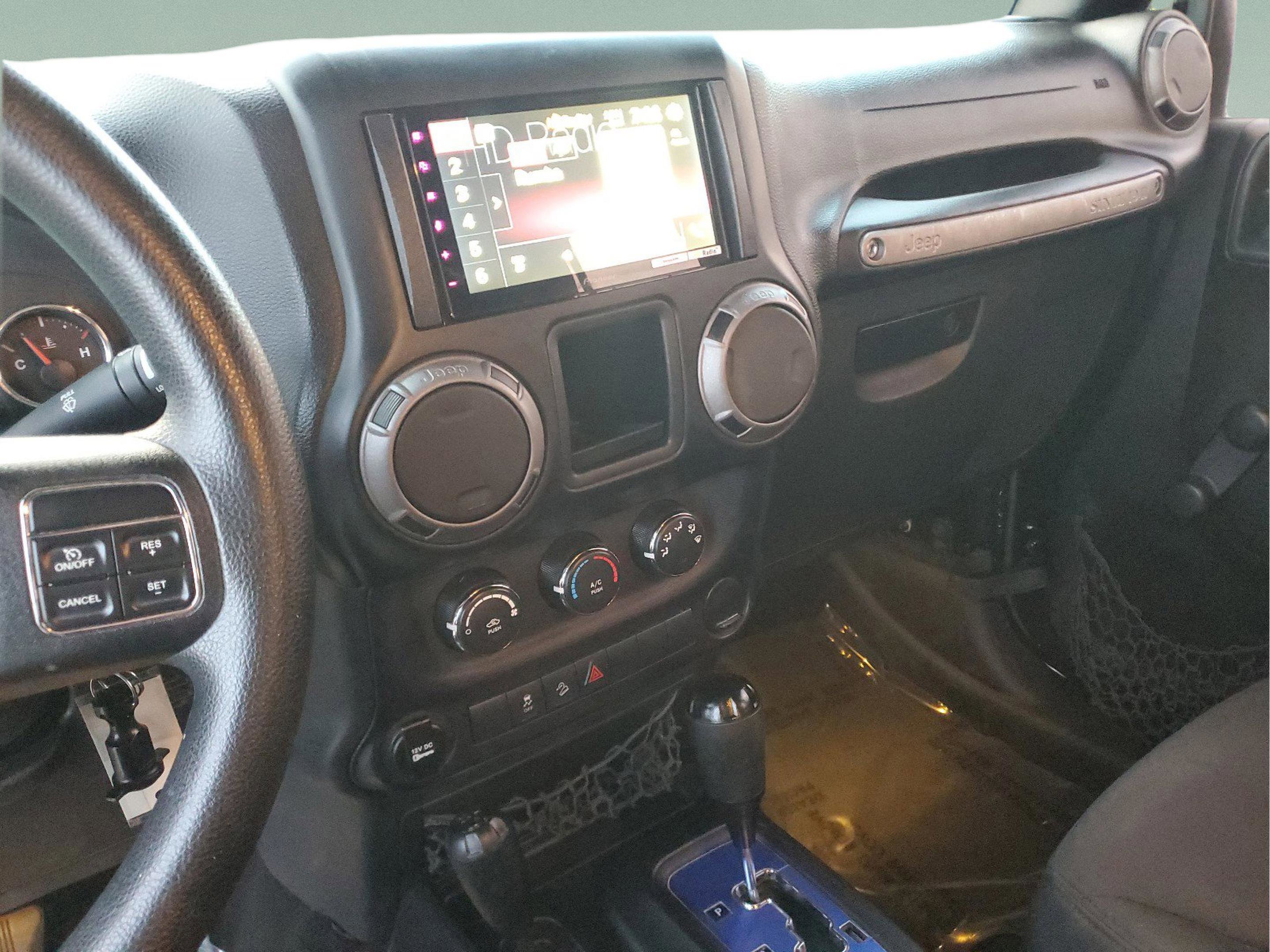 Used 2015 Jeep Wrangler Unlimited Sport w/ Trailer Tow Group image 9