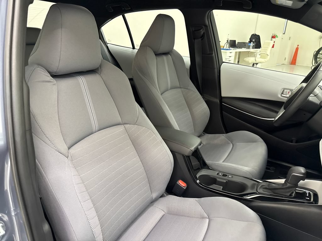 Used 2024 Toyota Corolla SE w/ SE Convenience Package FWD image 25
