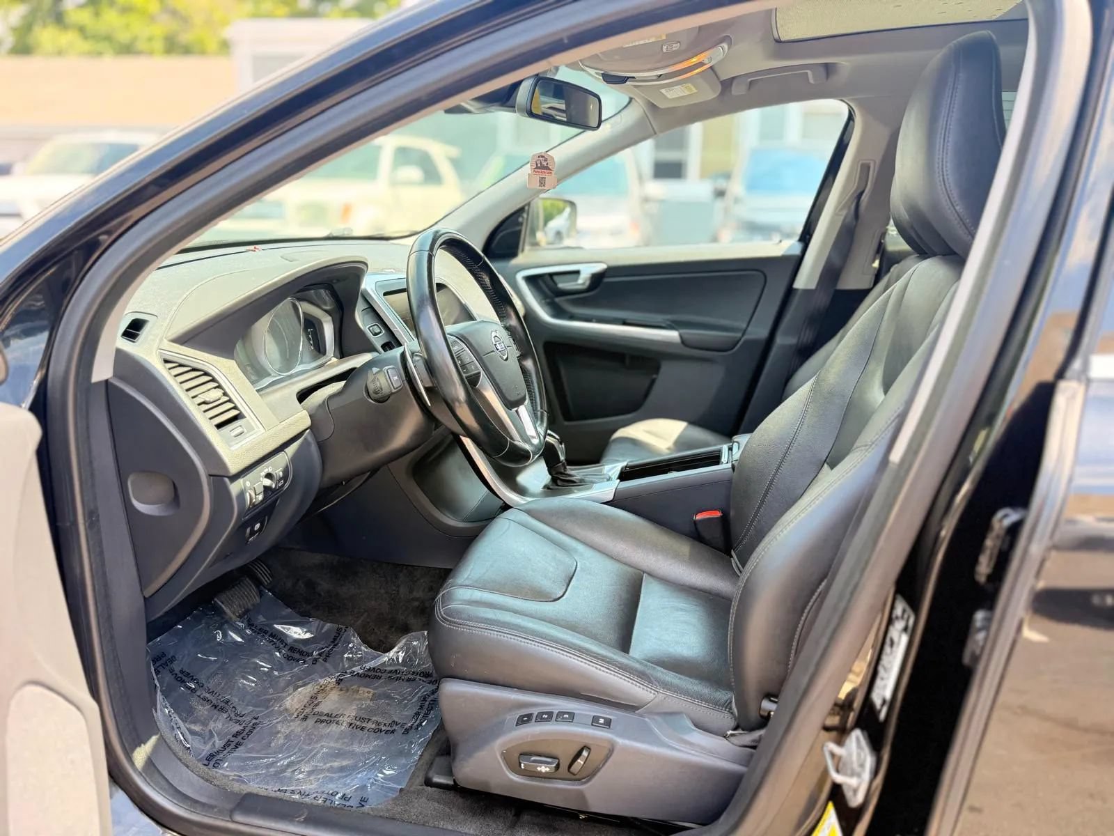 Used 2015 Volvo XC60 T6 Platinum AWD/4WD image 8