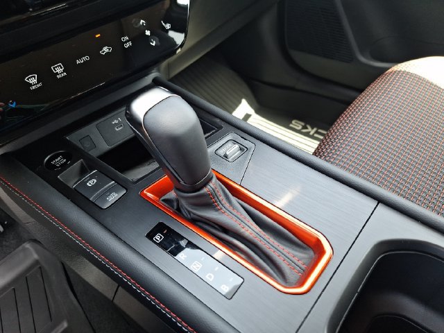 New 2026 Nissan Kicks SR w/ SR Premium Package FWD image 24